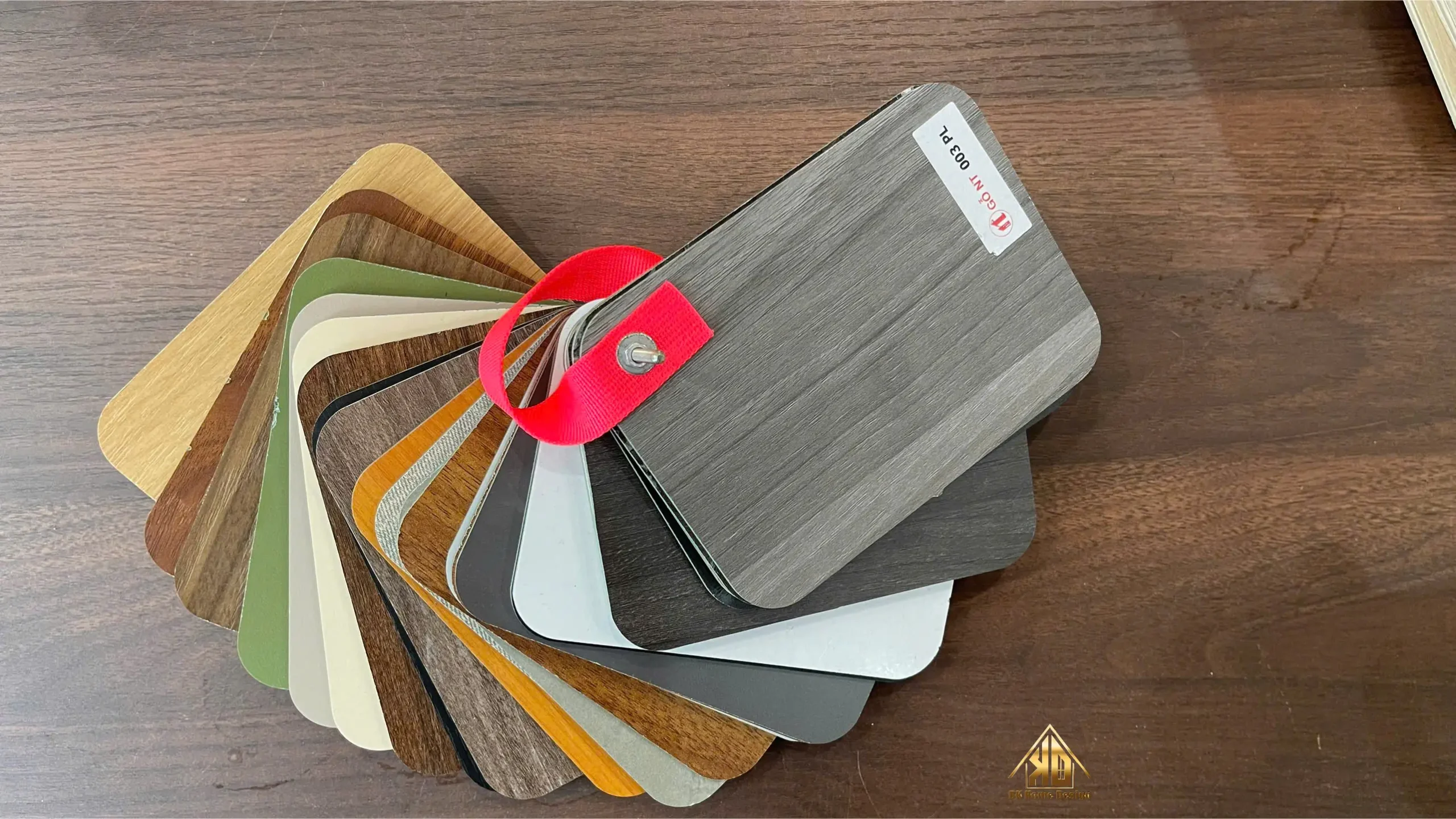 Có nên tự thiết kế thi công nội thất nhà phố hiện đại hay thuê đơn vị trọn gói tại Đô Lương? 11 Vật liệu nội thất gỗ công nghiệp cao cấp MDF Picomat Acrylic